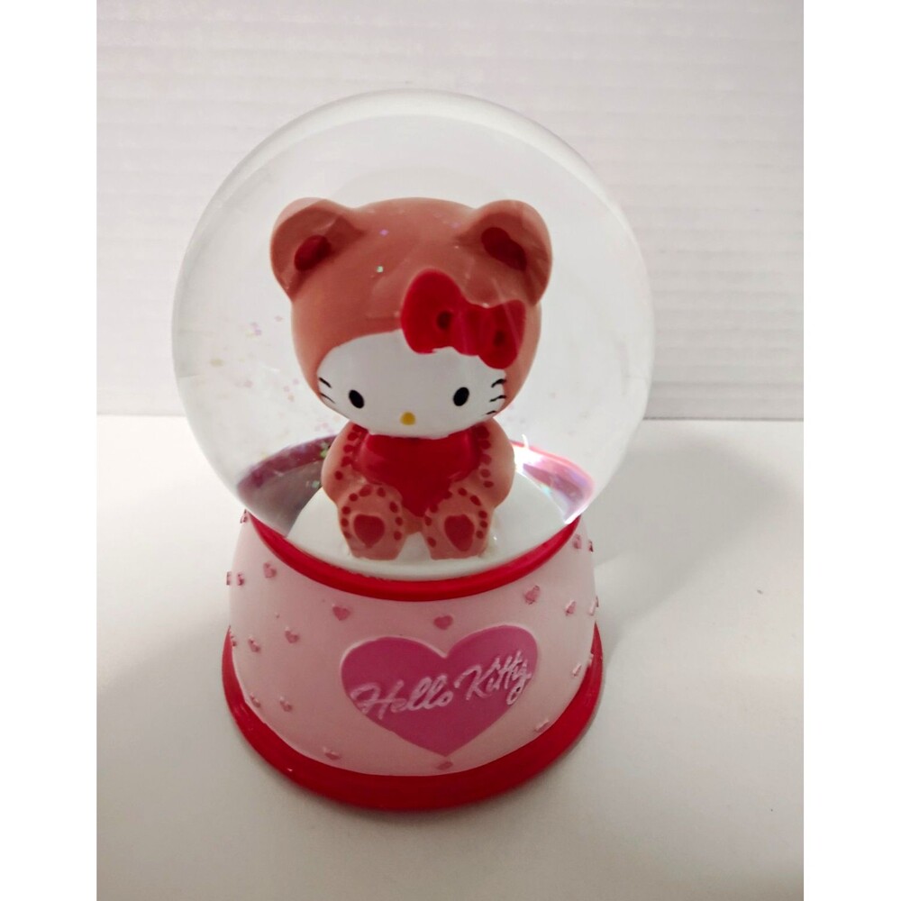 Sanrio Hello Kitty Love Pink Hearts Water Glitter Snow Globe Valentine